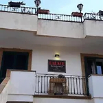 לינה וארוחת בוקר Palace